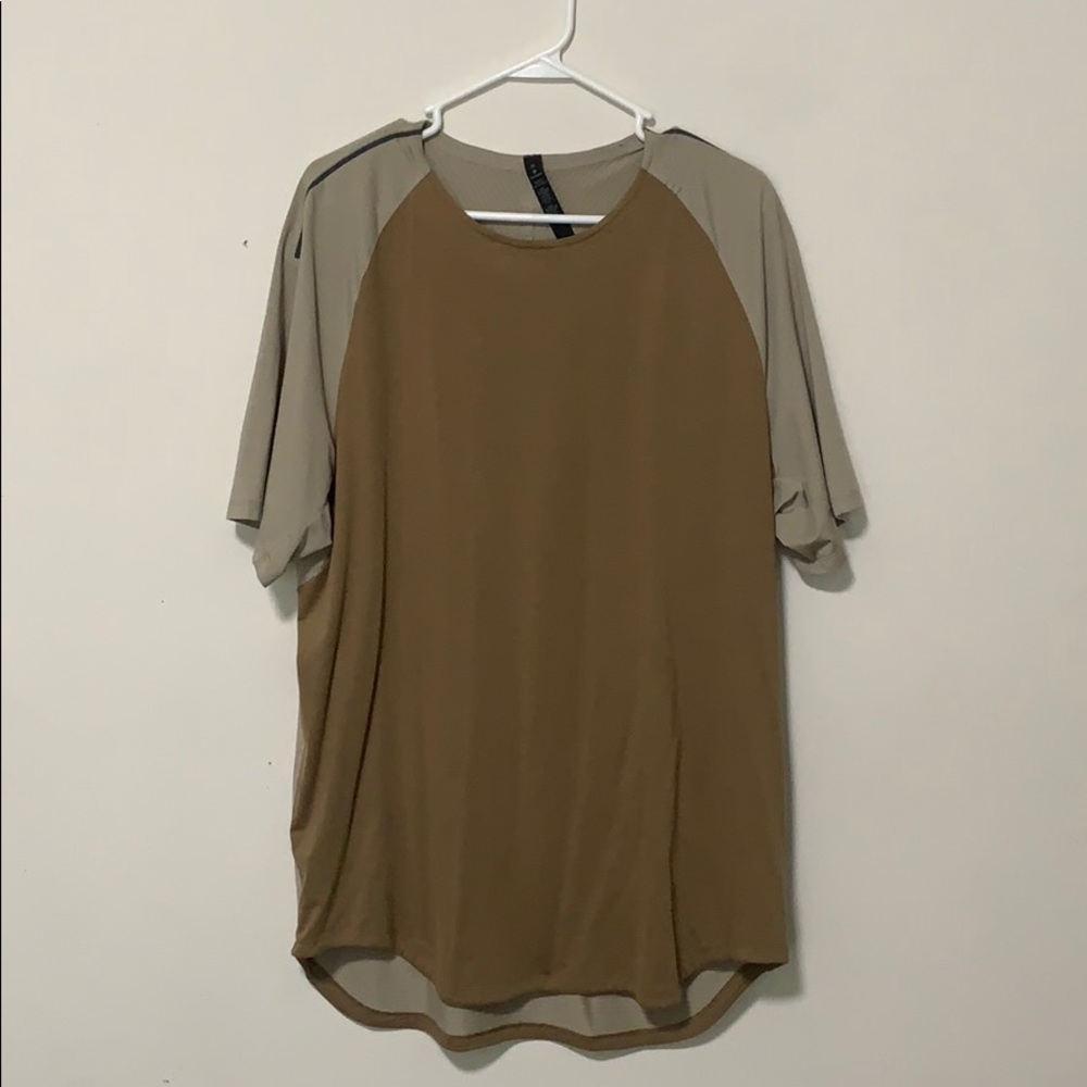 Lululemon two tone tee